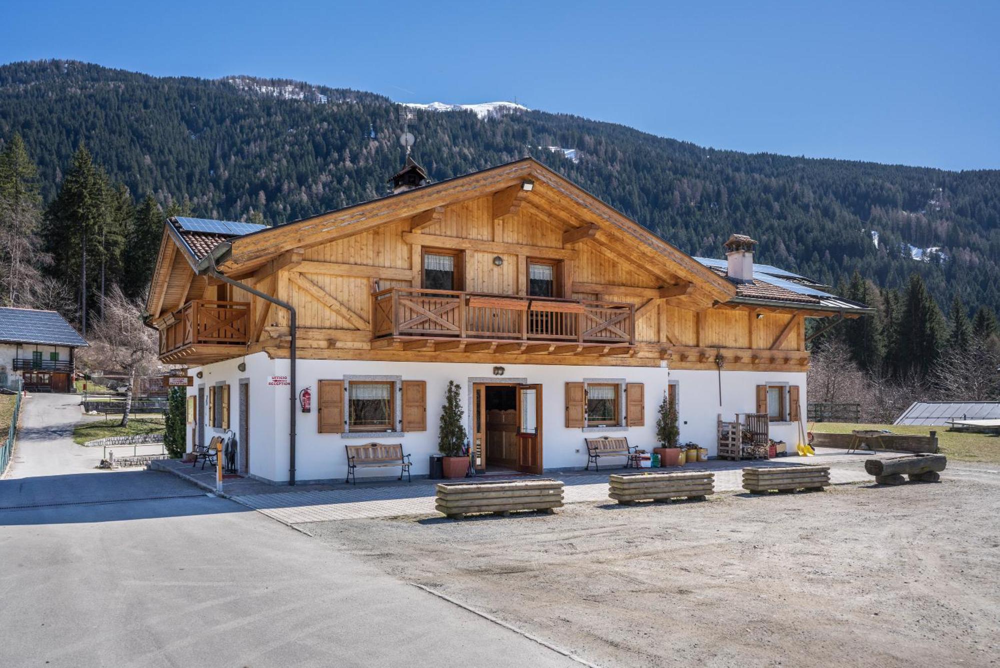 Chalet Camping Fae 3 Villa Madonna Exteriör bild